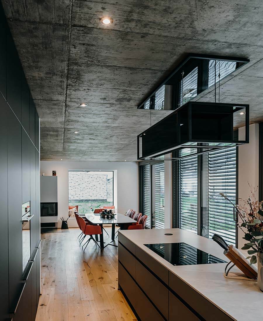 LEICHT Award Küche Betondecke Dachfenster, Keramik-Fronten